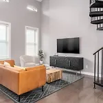 Soaring 2-Bedroom Parkside Loft Walkable To It All