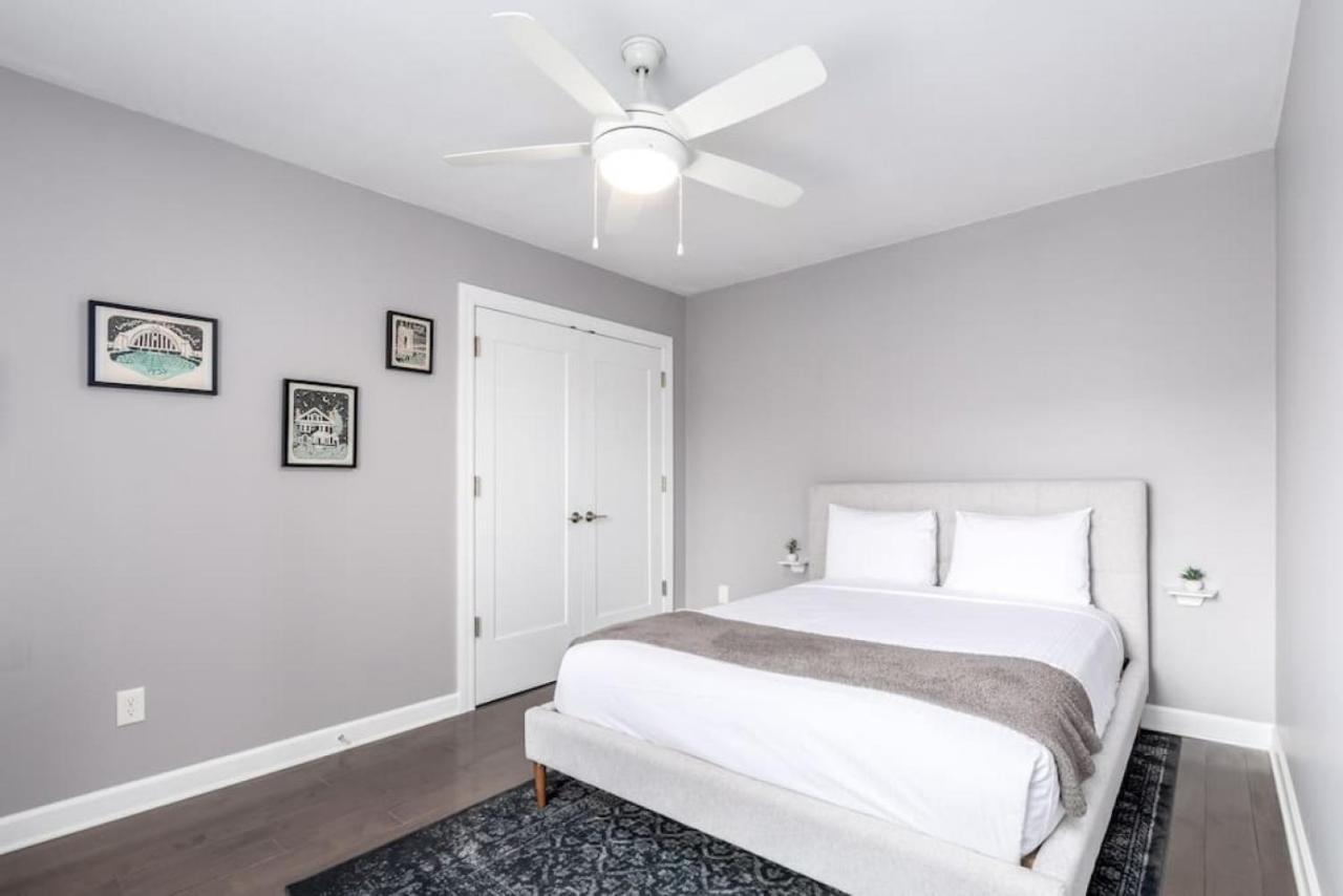 Soaring 2-bedroom Parkside Loft Walkable To It Casa de férias *