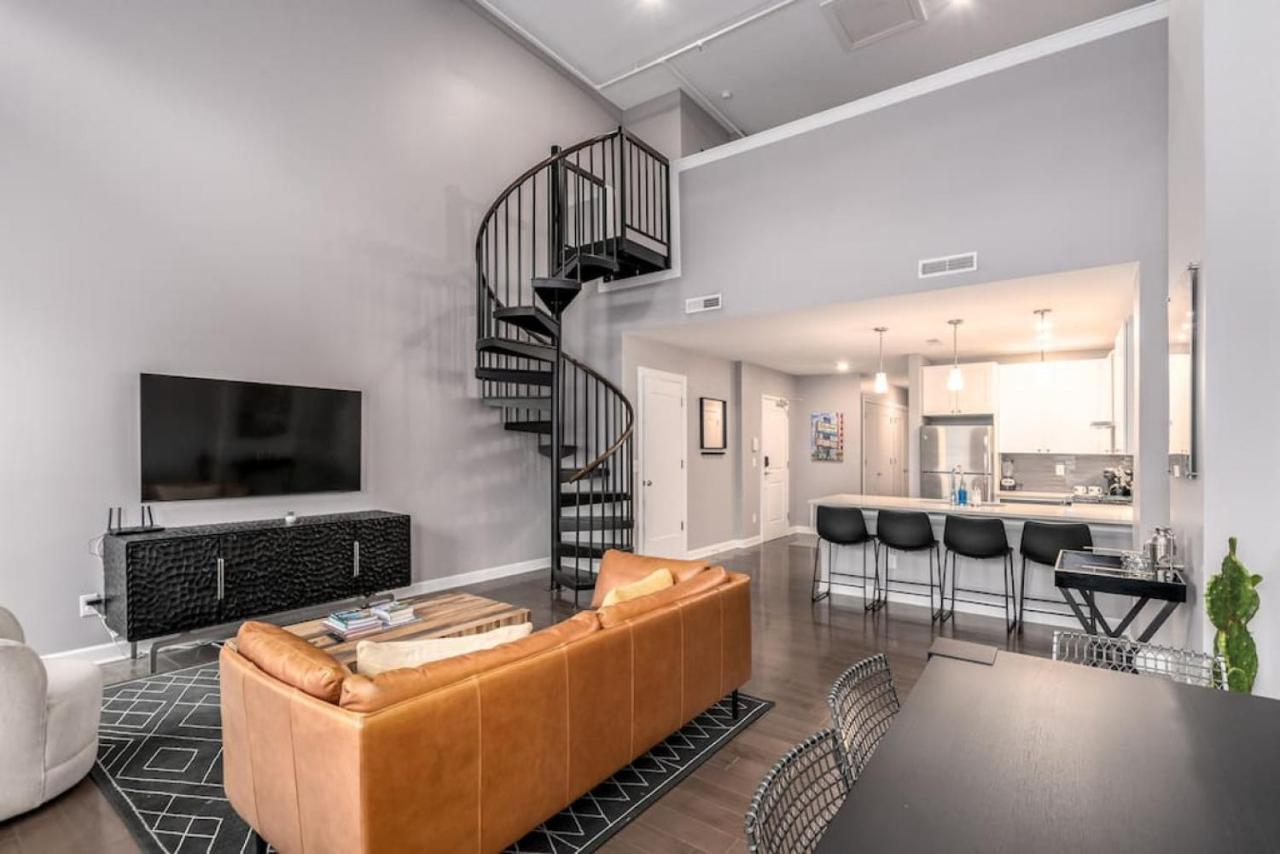 Soaring 2-bedroom Parkside Loft Walkable To It Holiday home Cincinnati